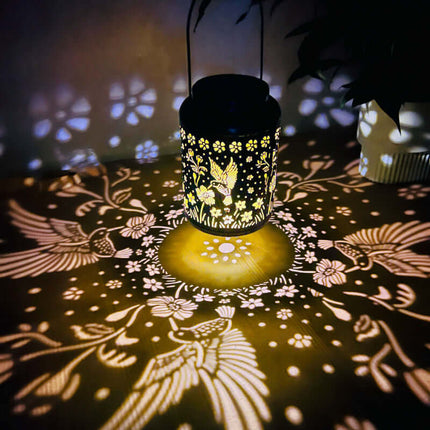 Outdoor Solar Projected Courtyard Light,Solar garden lamp, Hummingbird Pattern, Outdoor Projection, Waterproof Lantern, Chandelier Decoration, Living Room Courtyard Light, Night Light, Gift